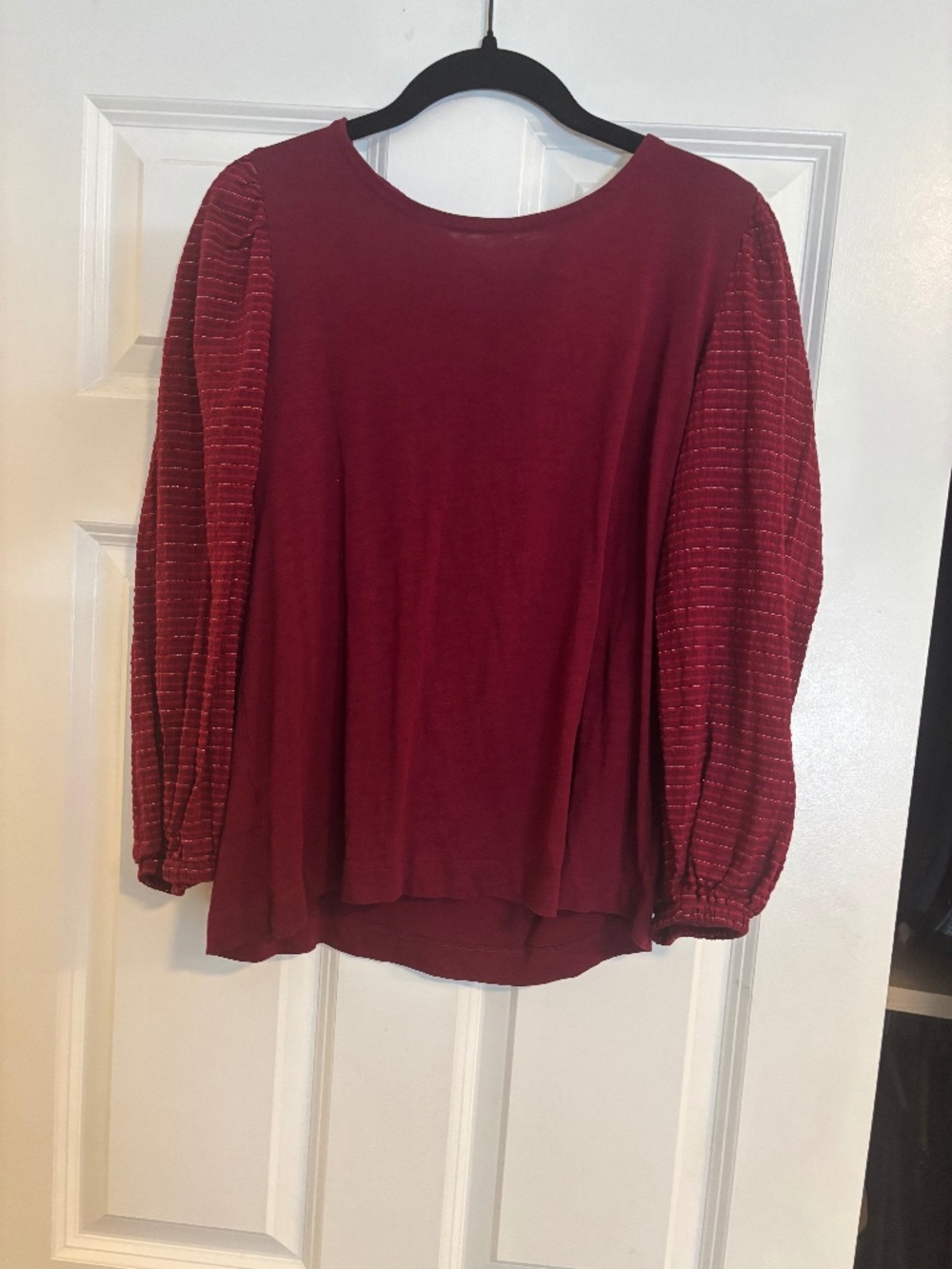 LOFT Burgundy Top with puffy sleeves and gold metallic accents size L
